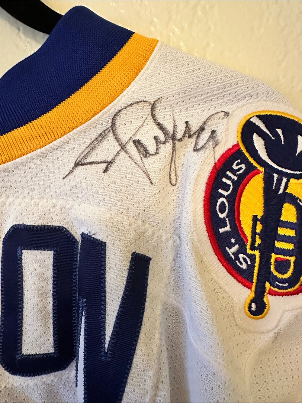 St. Louis Blues Autographed Corson #9 CCM White Hockey Jersey Signed - Picture 3 of 9